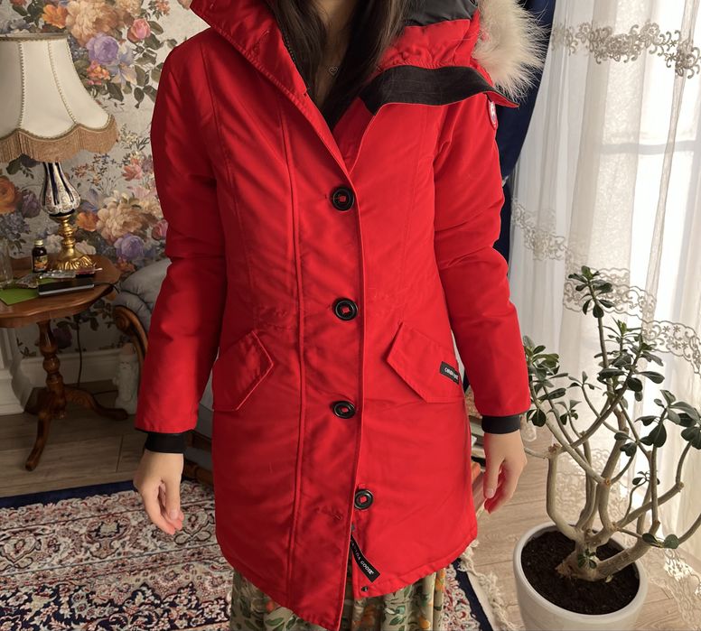 Продаётся оригинальная парка Canada Goose