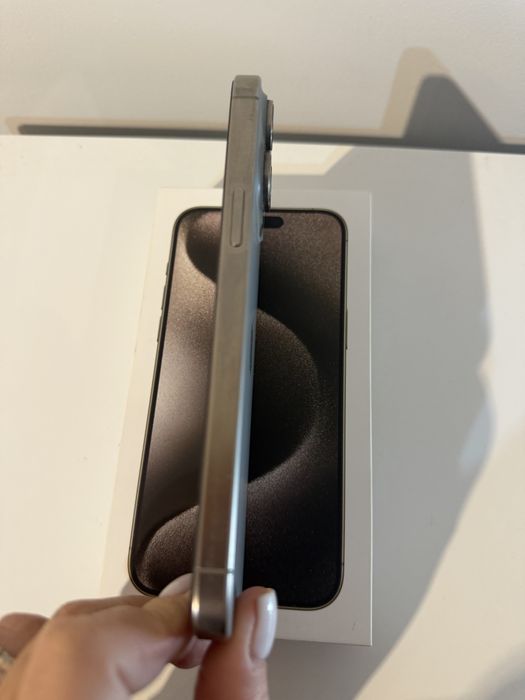 Iphone 15 pro max NATURAL TITANIUM