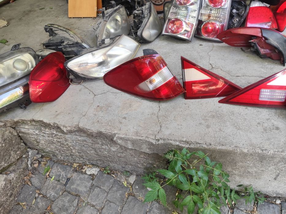 Фарове и стопове за рекистан 2000 година и нагоре