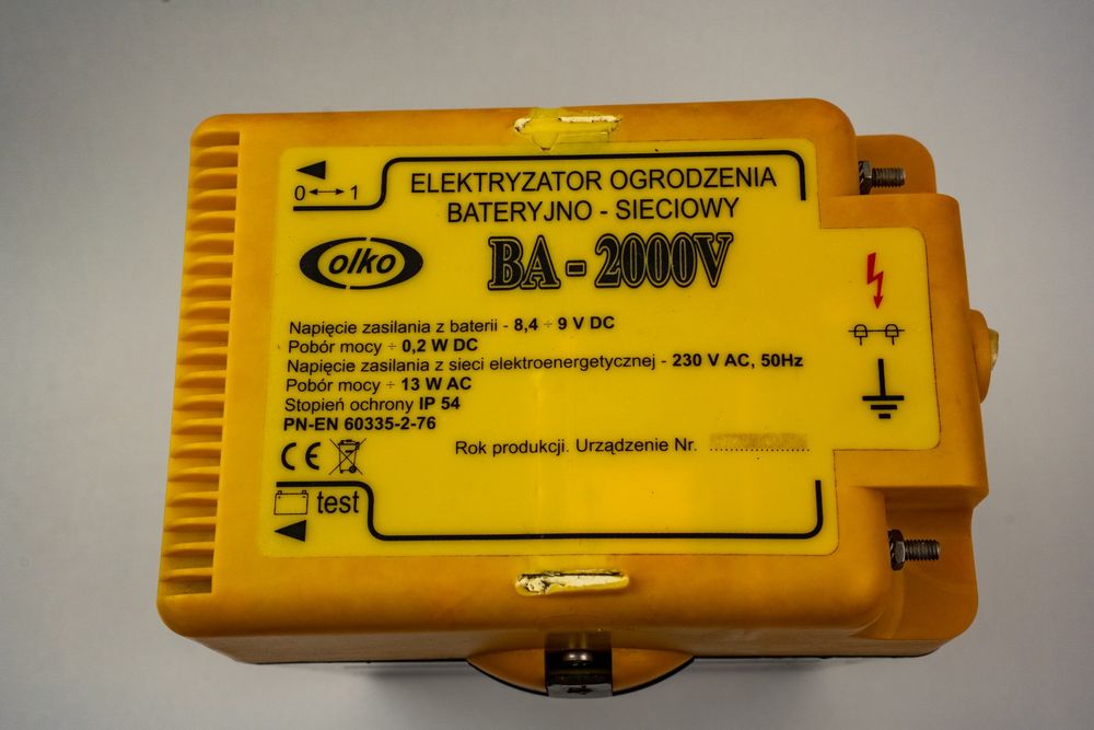 Aparat de impulsuri pentru garduri electrice!