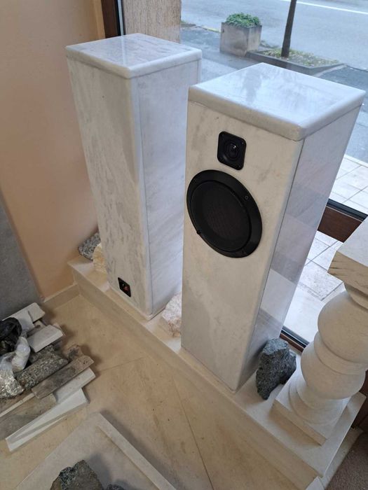 Мраморни тонколони