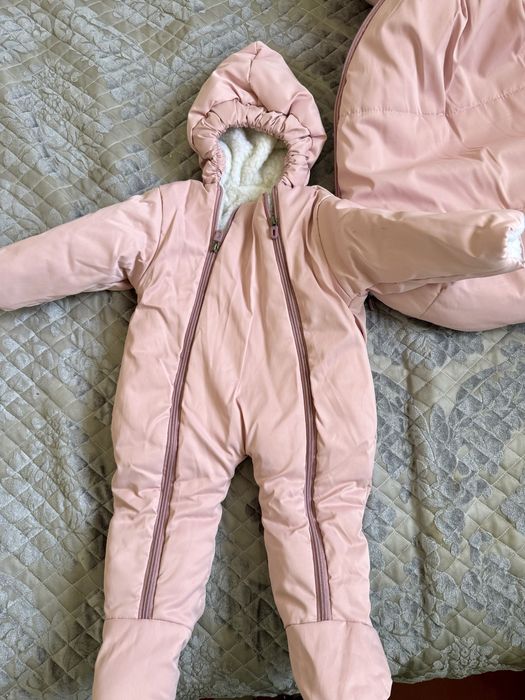 Продается детский комбинизон с корзиной , можно и для выписки