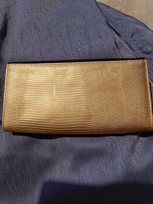 Дамско портмоне, ново