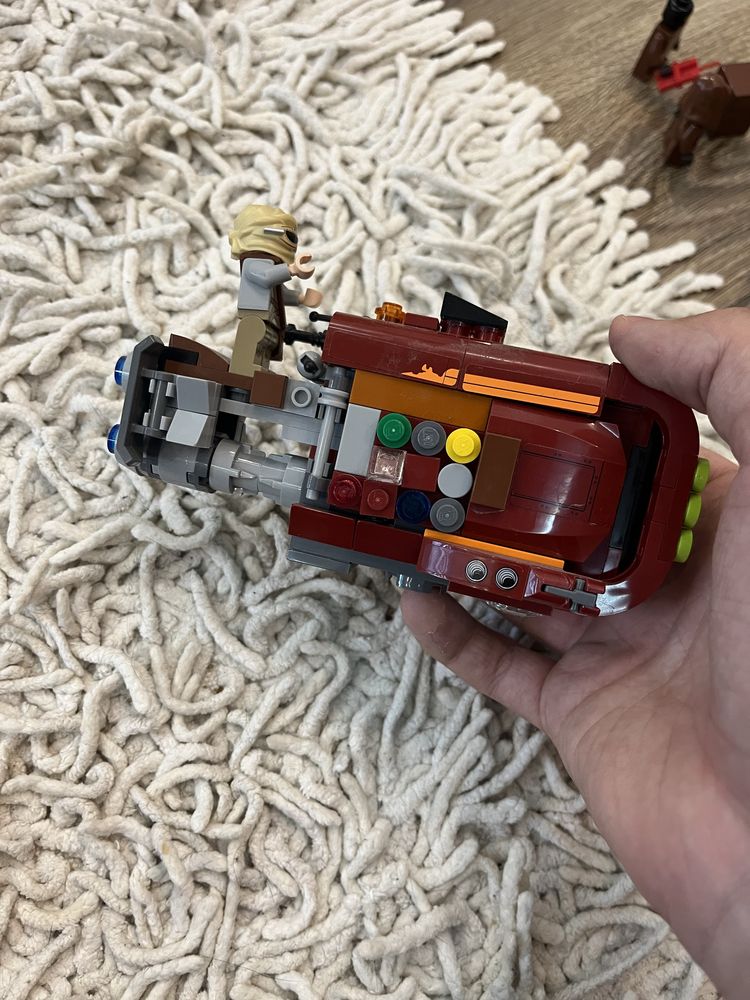 LEGO Star Wars Rey’s Speeder 75099-1