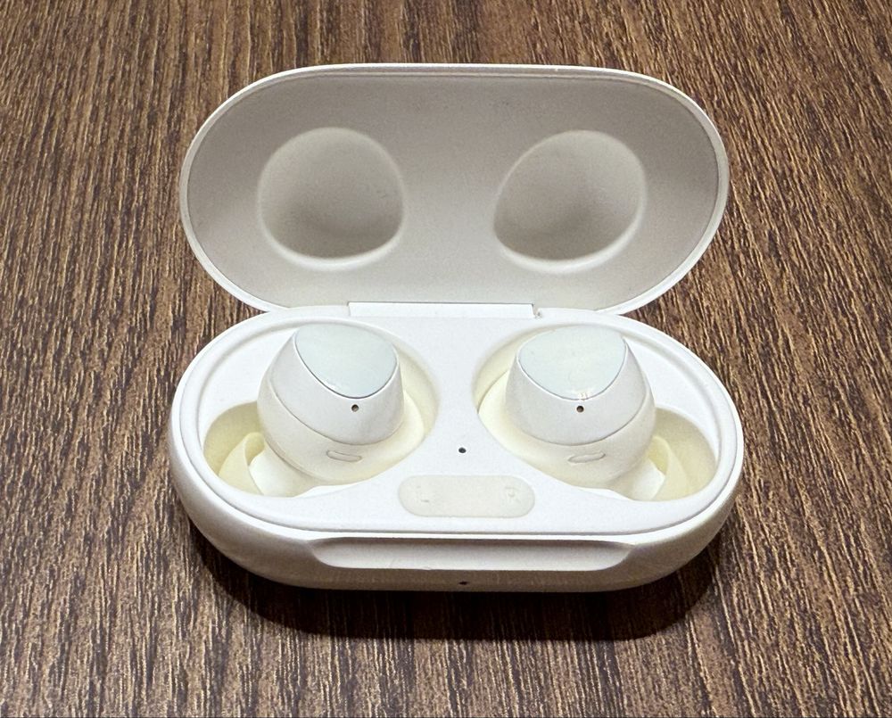 Samsung Galaxy Buds + (Оригинални Опаковки)