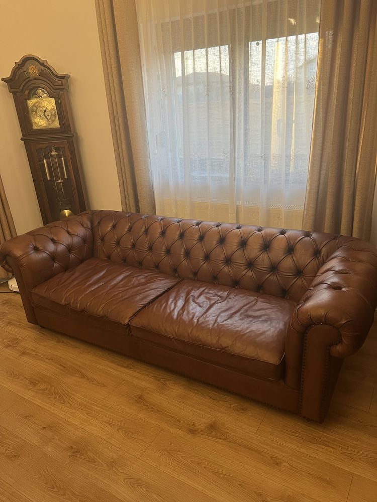 Canapea Chesterfield de piele naturala