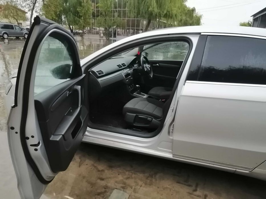 Dezmembram Passat B7