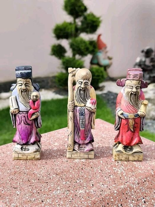 Cei 3 Înțelepți Nemuritori: " Fuk, Luk, Sau "
Realizați manual, sculpt