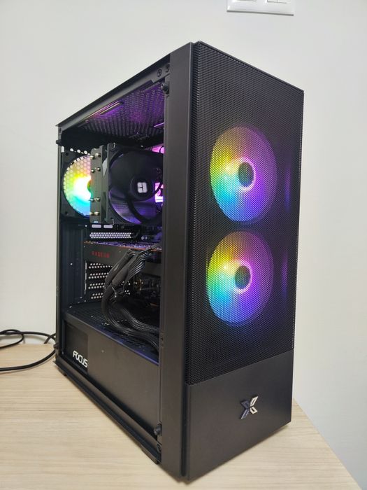 Геймърски компютър с RX 5700 – Перфектен за игри и работа!