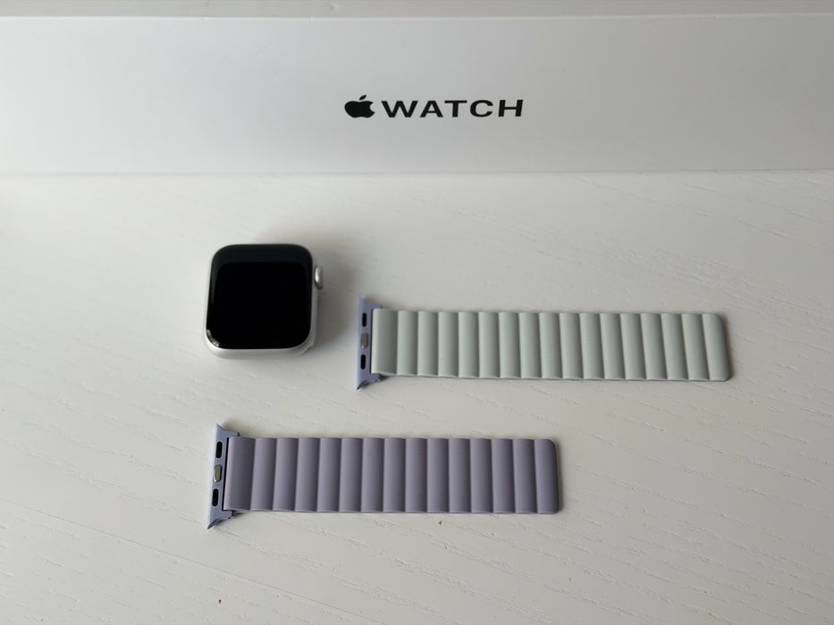 Продам apple watch SE