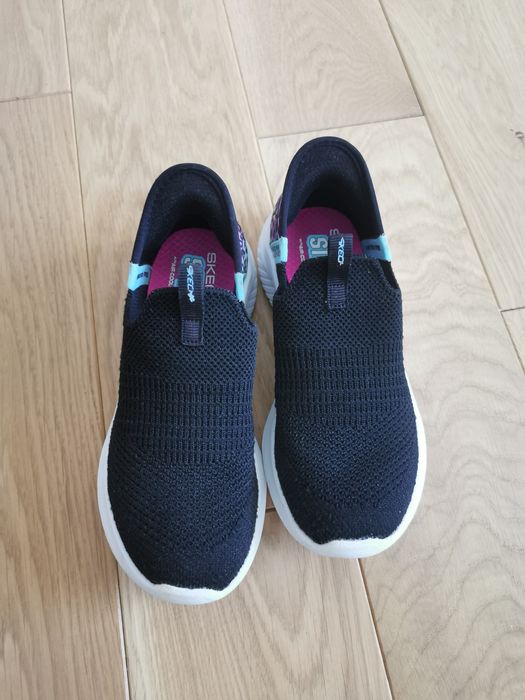 Pantofi Skechers mărime 28