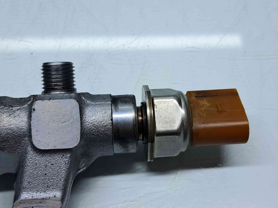 Rampa injectoare Skoda Superb II Combi (3T5) Facelift [Fabr 2009-2015]