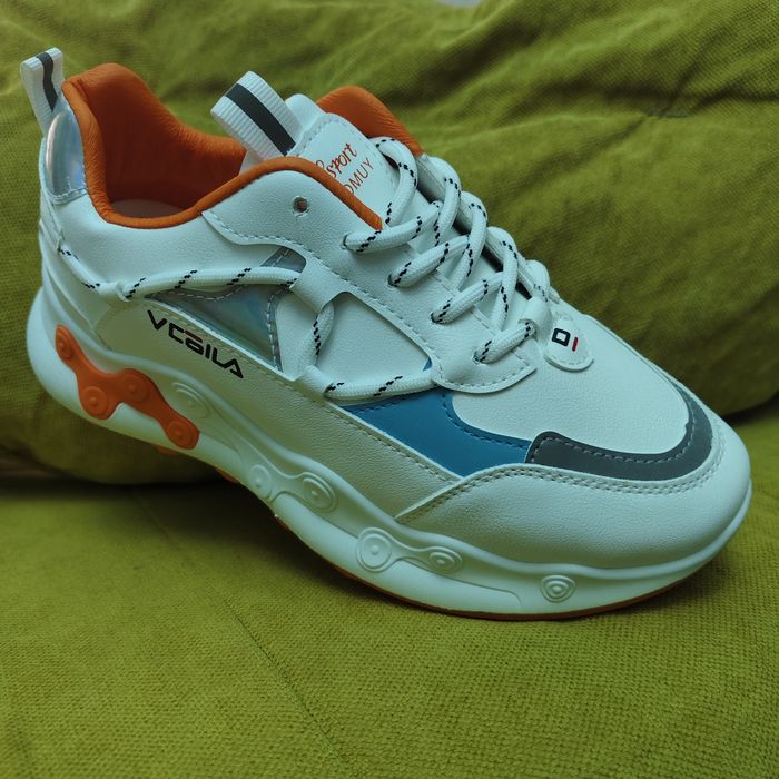 Новый кроссовки!