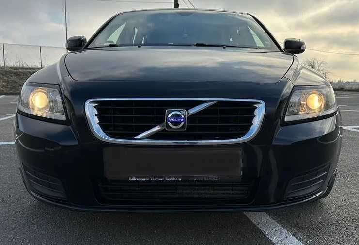 Dezmembrez Volvo V50 1.6 HDI 109 CP 2010
