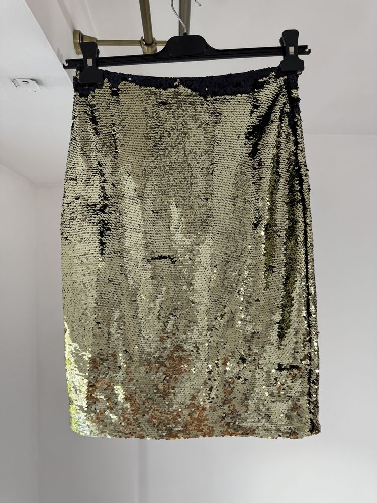 Fusta cu paiete aurii H&M