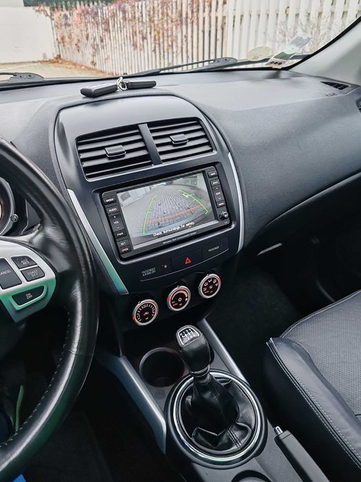 Mitshubishi ASX 1.8DiEuro5NaviPieleXenonPanoramicCmrMasalierInczScaune