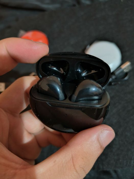 Vand casti bluetooth!