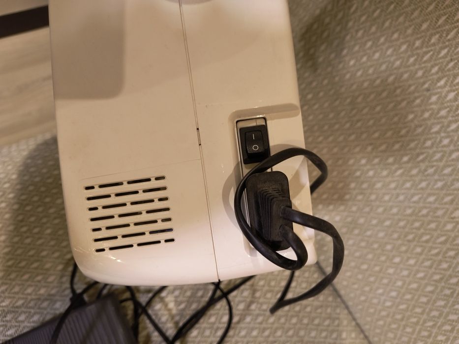 Mașina cusut BROTHER