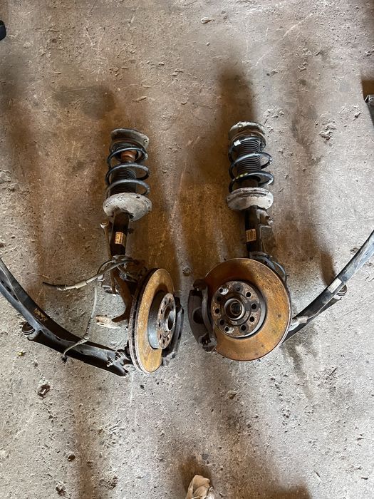 Fuzeta dreapta stanga Audi A3 8V 1.6 2.0 an 2013-2018 1.4 tsi