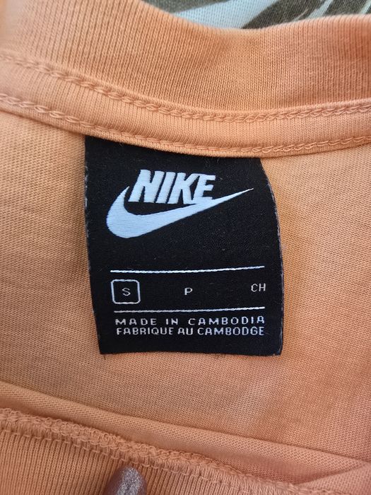 Bluză Nike, purtată,  stare foarte bună, fără uzură.