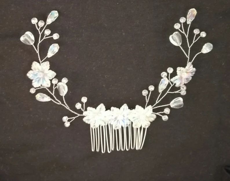 Ръчно изработен комплект за коса от кристални мъниста.