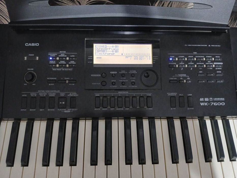 Электронный синтезатор Casio