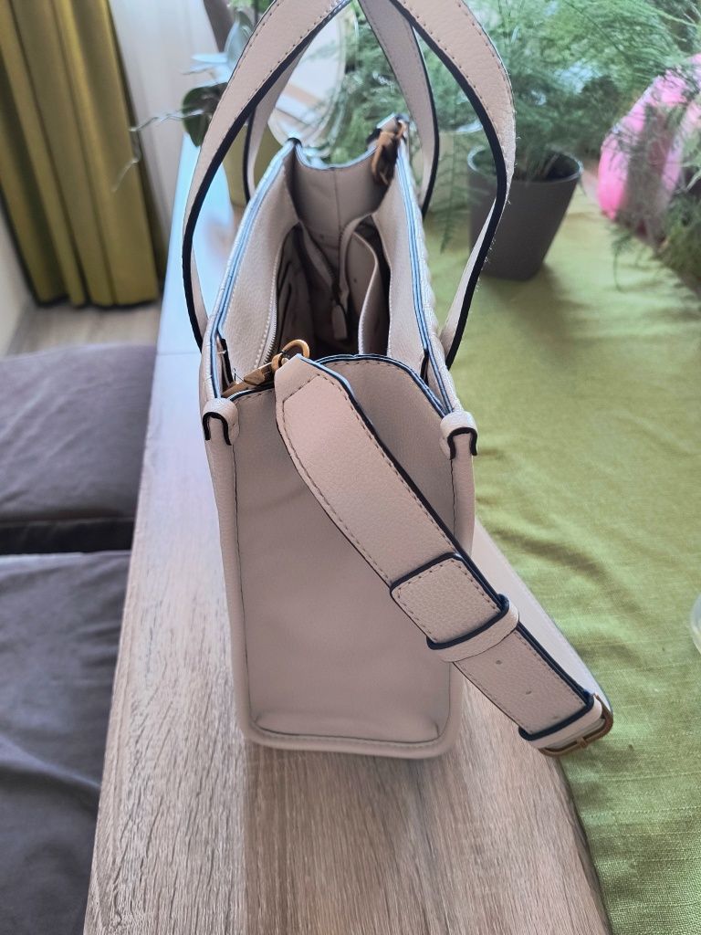 Дамска чанта Guess, оригинална