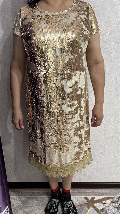 Красивое нарядное платье с пайетками-перевертышами