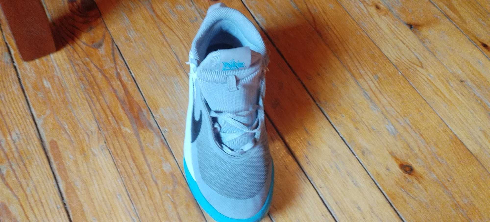 Продавам оригинални маратонки Nike