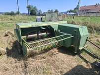 Vând presa balotat johndeer 332