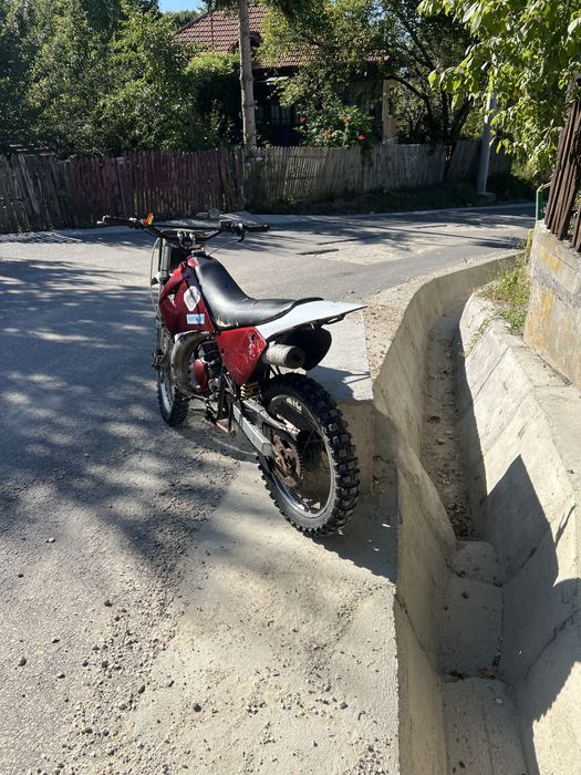 Vând motocicleta 90cc