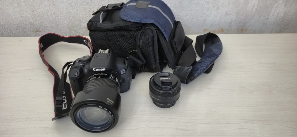Продаётся профессиональный фотоаппарат CANON EOS 700D