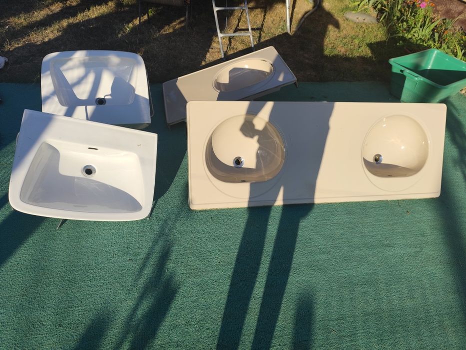 Vând chiuvete diferite mărimi