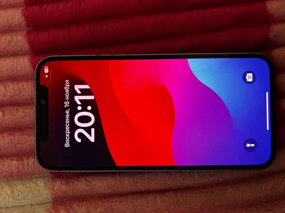 Айфон 12 в отличном состоянии