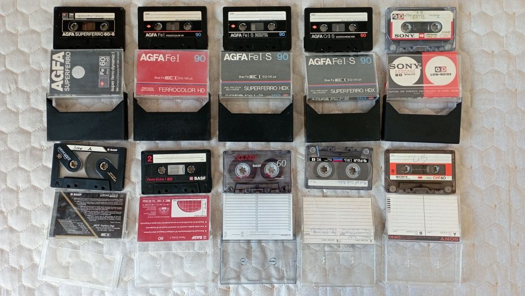 Mini colecție casete audio folosite
