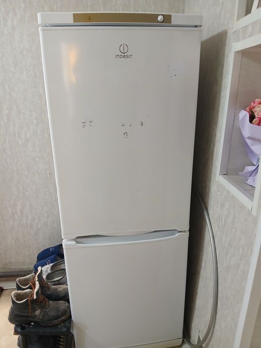 Продам холодильник