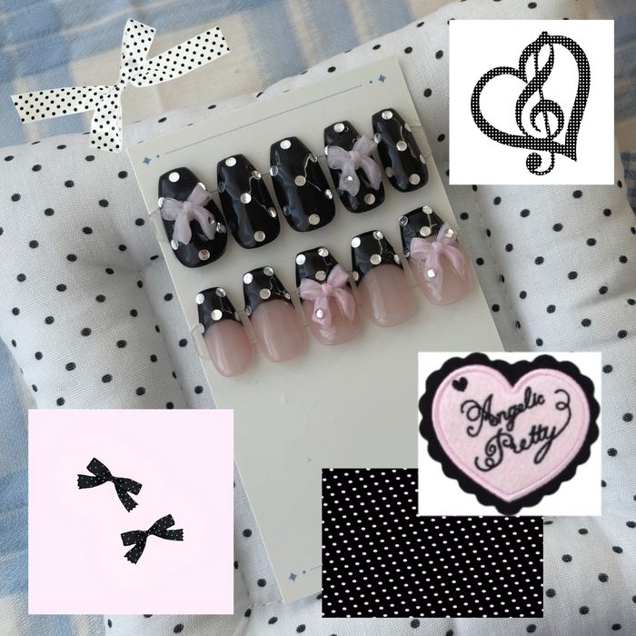 Set unghii false – Stil girly cu buline negre look