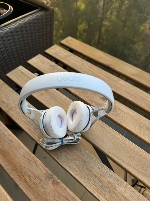 Casti Beats EP originale in stare excelenta - cu fir - alb