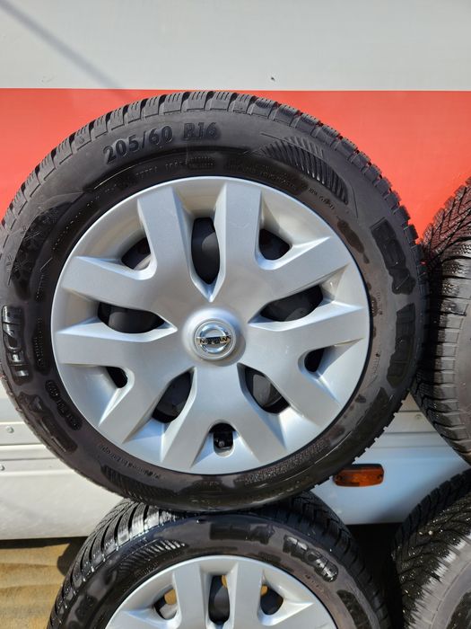 Nissan JUKE 2013г Метални джанти със зимни гуми + тасове