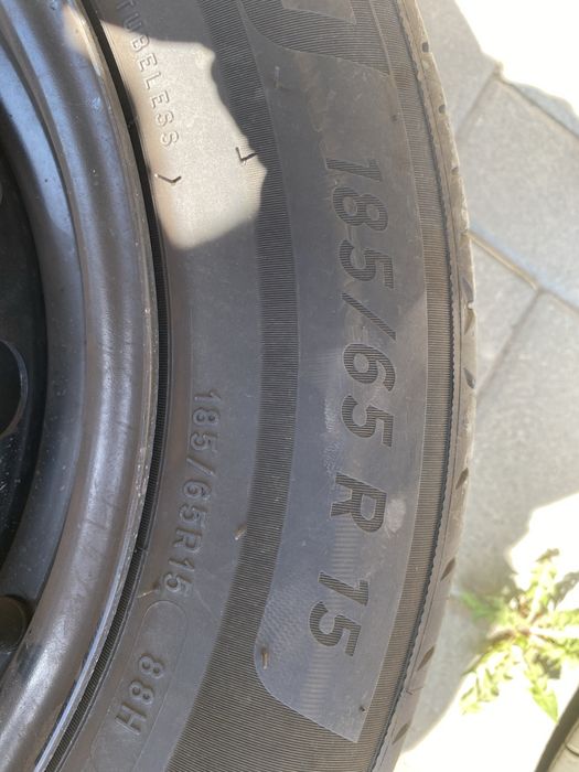 Set anvelope vara, jante de otel si capace originale hyundai bayon