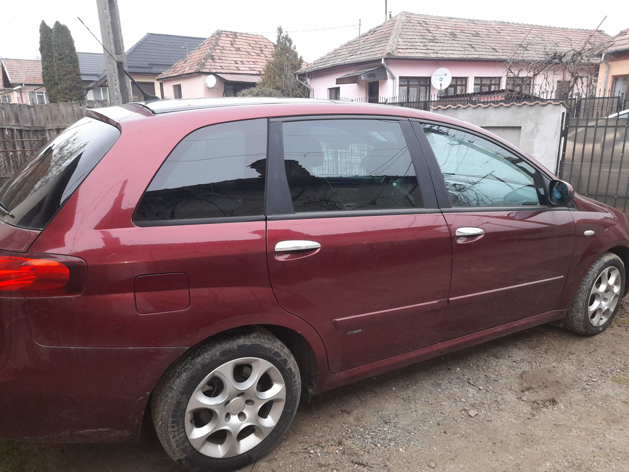 Vând Fiat croma 2005