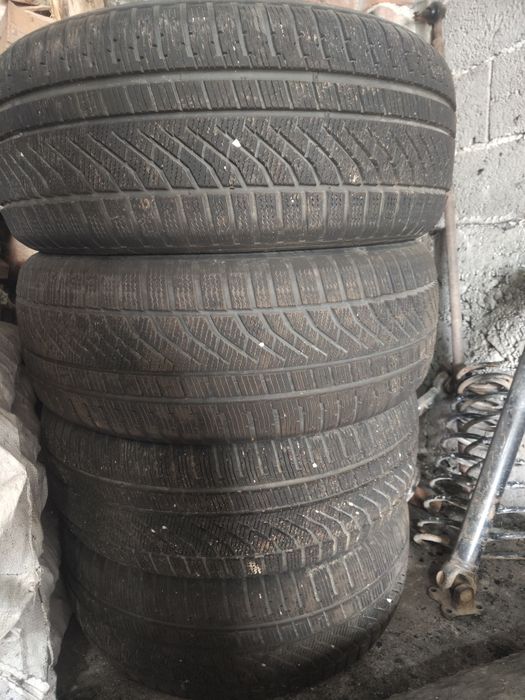 Зимни гуми 235/55/17
