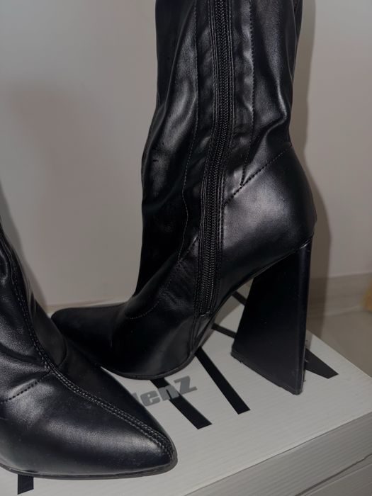 Остри боти с дебел ток