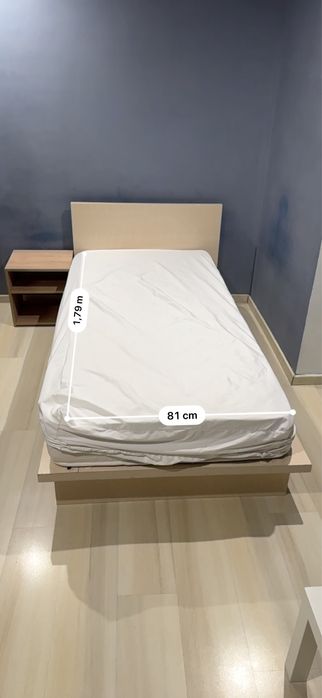 Единични легла с матраци и протектори