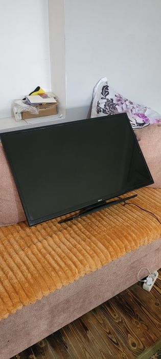 Vând televizor Teletech de 103 diagonala