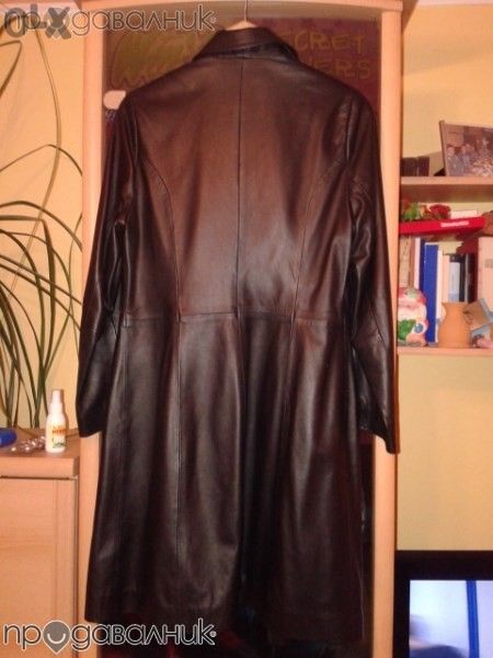 Продавам дамско кожено манто