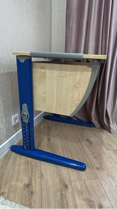 Продам парту от 3х до 18 лет