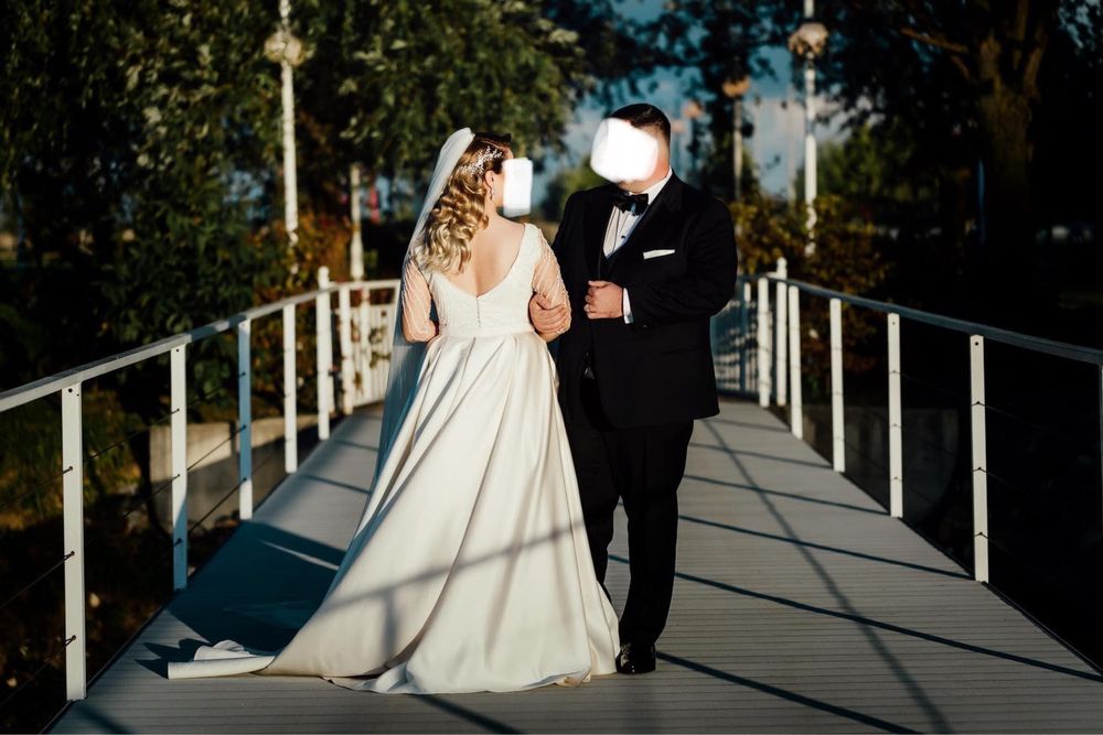 Rochie mireasa + trena complet detasabila