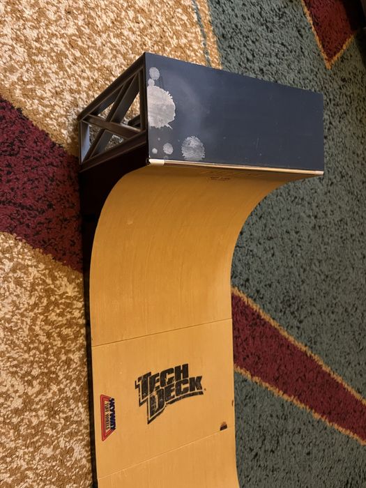 Rampa Tech Deck half pipe, flick trick, fingerboard, fingerskate