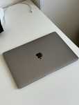 MacBook Air m1. В идеальным состоянии плюс кожаный чехол